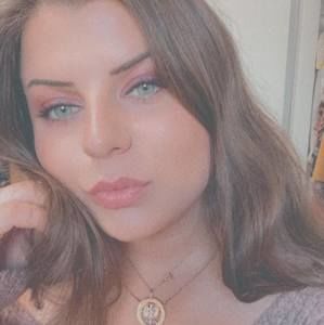 Meet your Posher, Eva